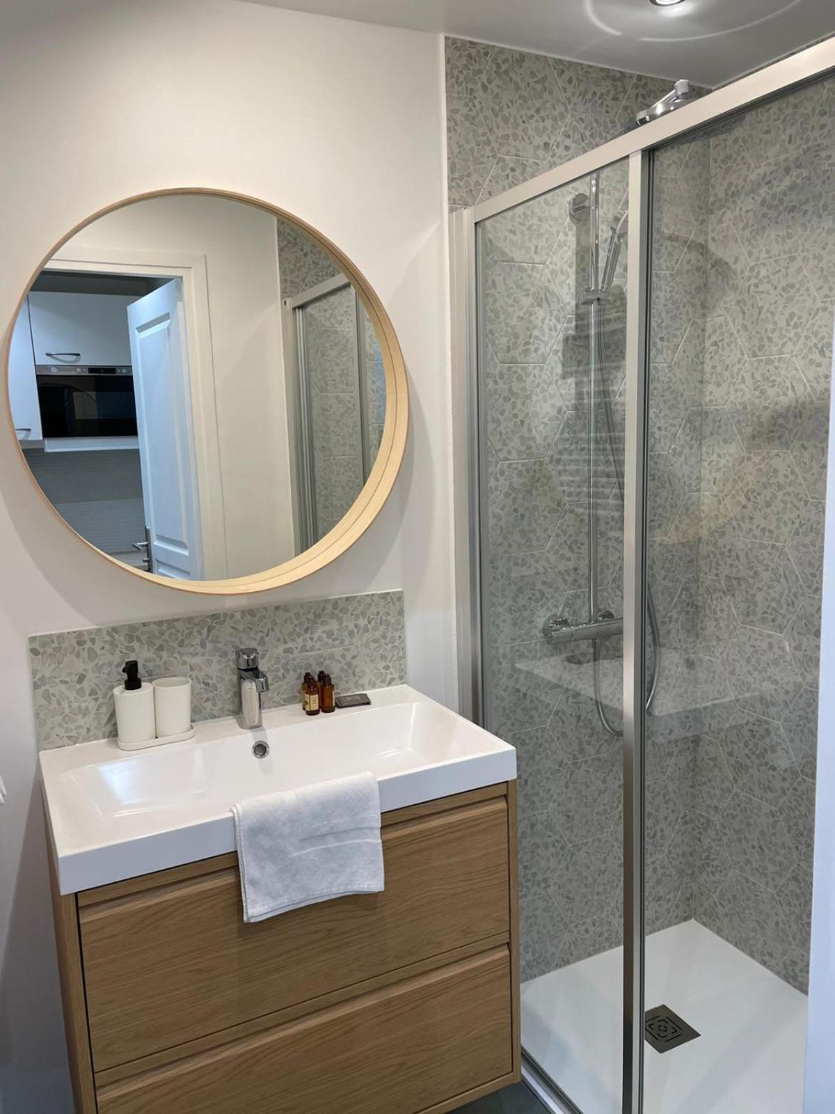 Appartement 4p Calme/full Equipped/charonne/perelachese Paris